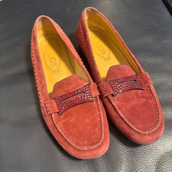Tod’s Lane Suede Loafers Burgundy with Crystal Embellishments EU 37.5 US 7.5 - Picture 1 of 13